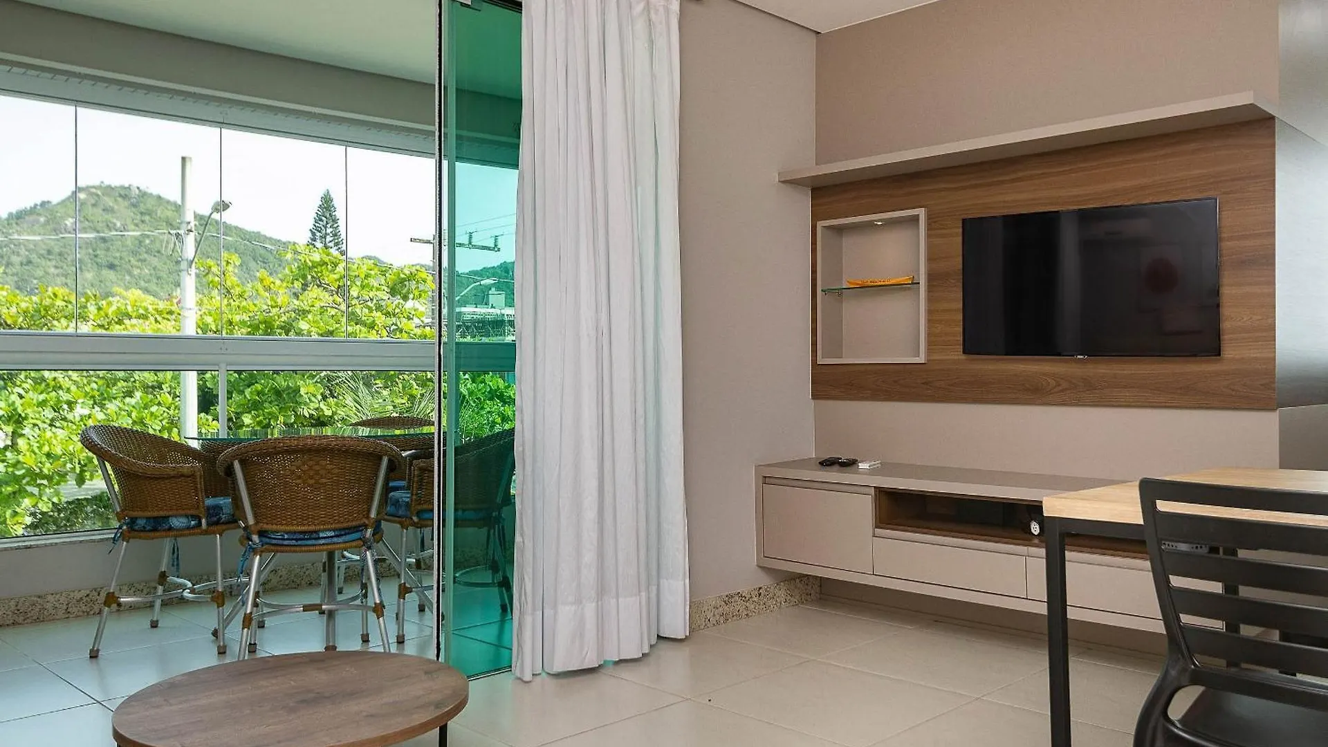 Vila Das Ondas 206 - Apartamento Economico A Metros Do Mar Em Canto Grande - 2 Dormitorios Para Ate 4 Pessoas Bombinhas