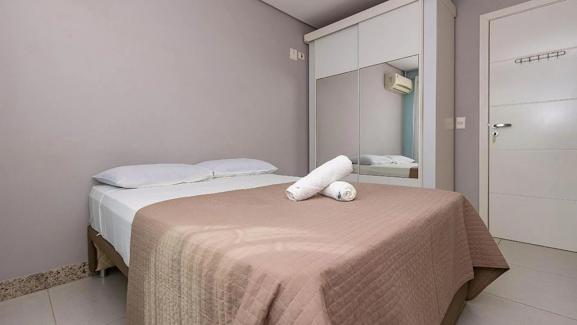 Vila Das Ondas 206 - Apartamento Economico A Metros Do Mar Em Canto Grande - 2 Dormitorios Para Ate 4 Pessoas Bombinhas Apartment